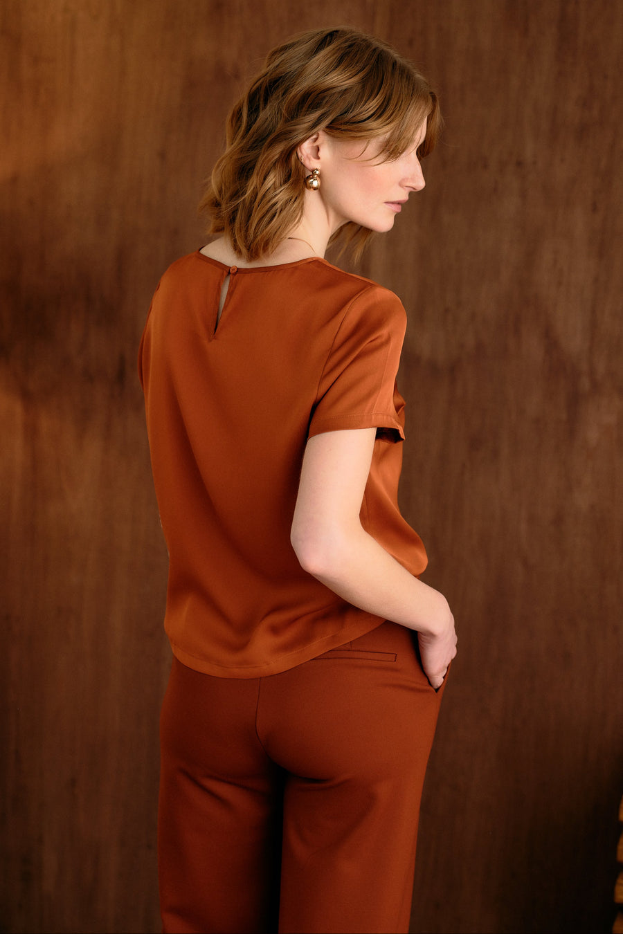 The Hannah Silk Tee Ochre